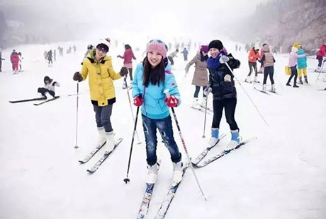 奉新九仙君澜温泉+七星岭滑雪2日游冰火两重天